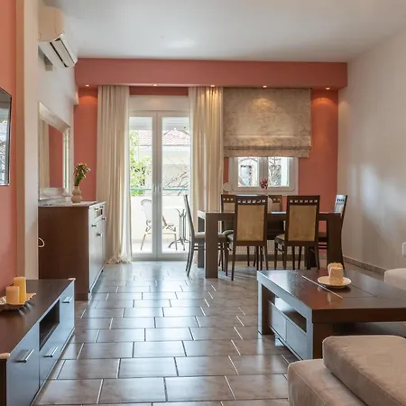 Tommy's Family Apartment *